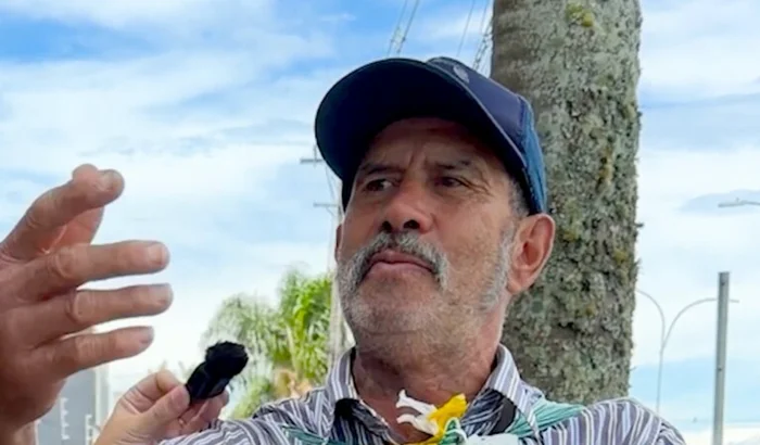 Seu Ezequiel tem 67 anos e trabalha todos os dias para ajudar a esposa com Alzheimer